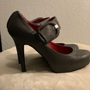 Gray heels with strap